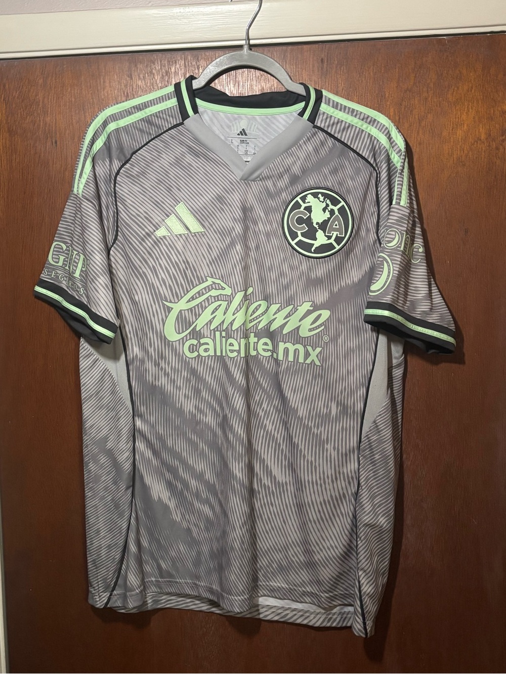 Club América Adidas soccer futbol jersey NWT men’s size large slim fit.